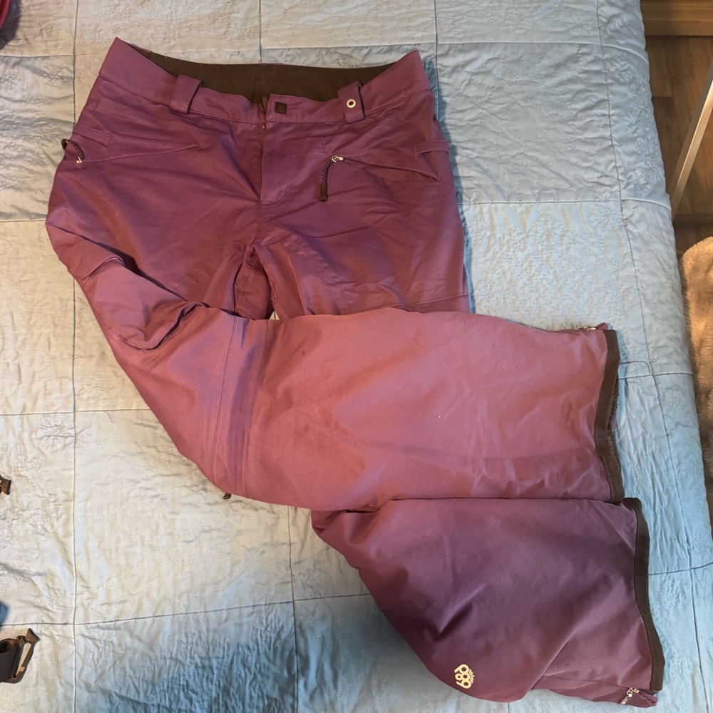 686 Brand GLCR Womens Snowboard Pants Size M.